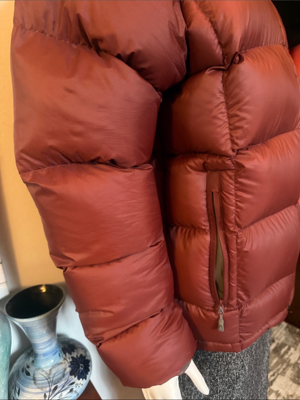 MEC size small down filled Insulated Puffer Jacket in Rust. Like new - Picture 2 of 8